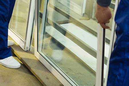 Commercial Glass Repair Technician in Westchester, FL
